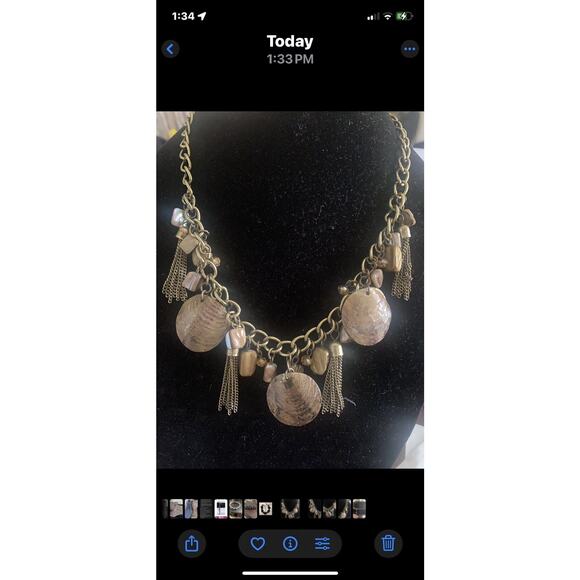 Metal Shells And Tassel Necklace - Picture 4 of 5